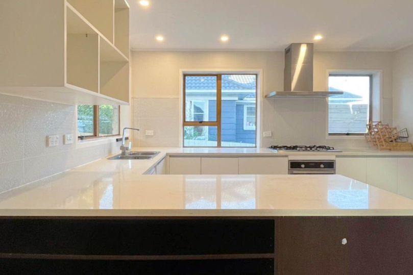 Cozy 2-Bedroom Home Near Park in Mt Albert - Vista 4