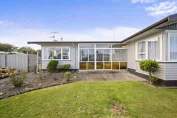 8 Tawa Street, Hawera