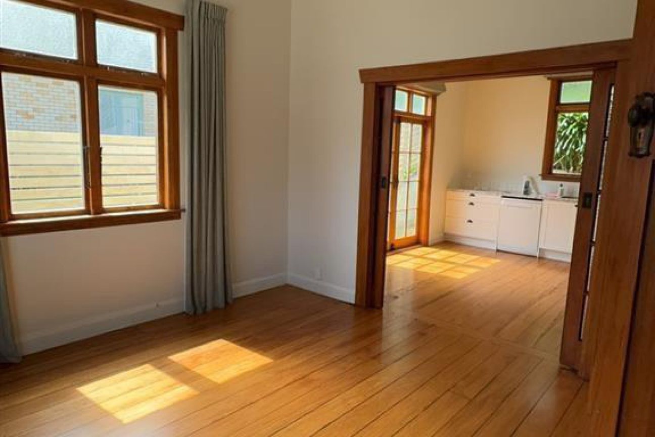 Centrally Located Modern Villa - Widok 4