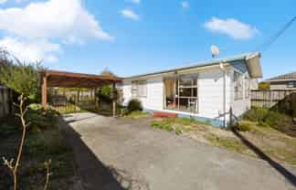 52a  Vardon Road, Saint Andrews