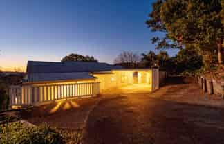 949 East Coast Road, Torbay