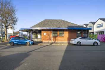 High Profile Corner Opportunity – Options Galore