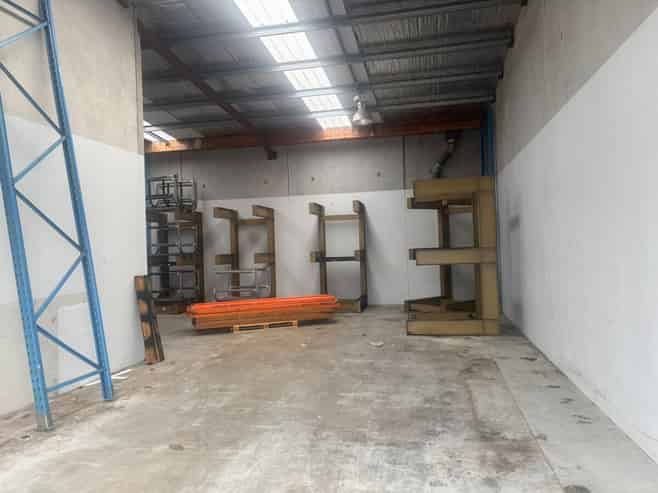 Compact Industrial Unit in Mount Maunganui