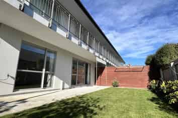 1/31 Clissold Street, Merivale