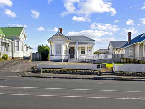 Mt Eden Investment with Development upside