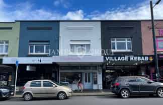 DUEL LEVEL MT EDEN RETAIL | LIVE WORK