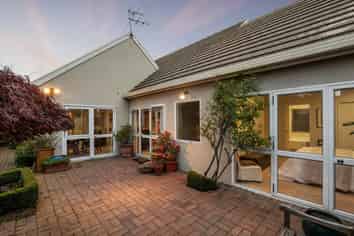 2/166 Rossall Street, Merivale