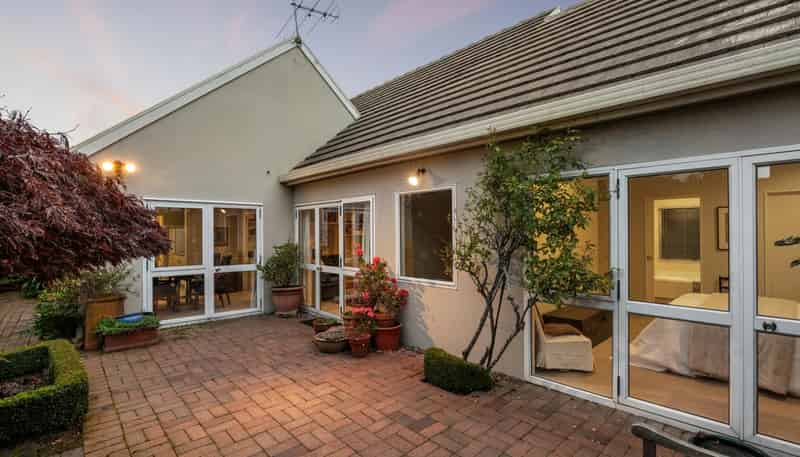2/166 Rossall Street, Merivale