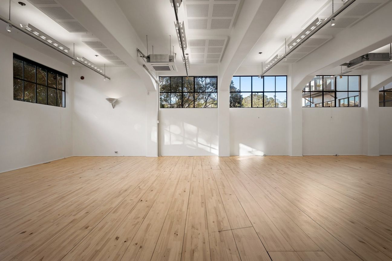 Character Office with Abundant Natural Light - Bild 2
