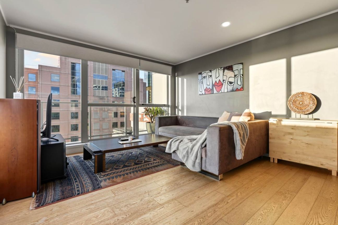 Sky Tower Views from a Fully Furnished Penthouse Apartment – pohled 3