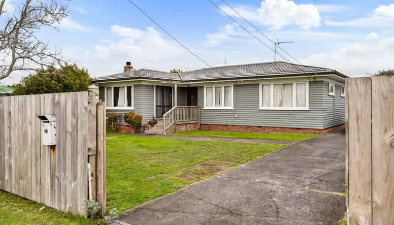 27 Rollerson Street, Papakura
