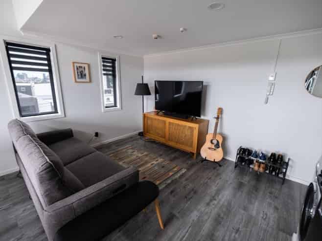 2N/12 Charles Street, Mount Eden