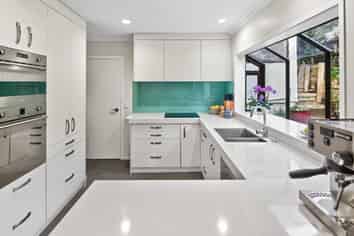 24C Charles Dickens Drive, Mellons Bay