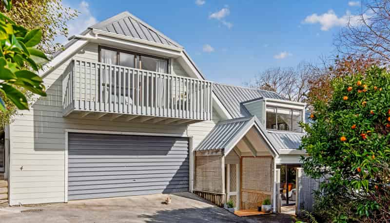 24C Charles Dickens Drive, Mellons Bay