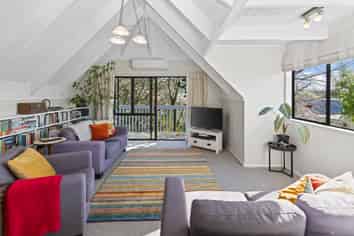 24C Charles Dickens Drive, Mellons Bay