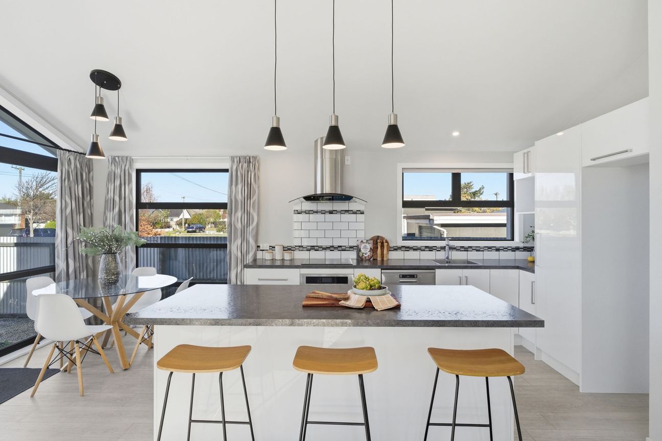 Modern Coastal Living with Sun, Space & Style! - Bild 4