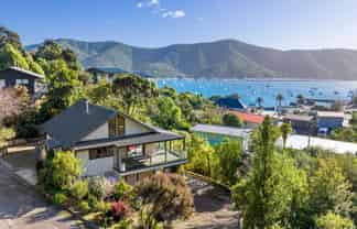 11 Amelia Crescent, Waikawa