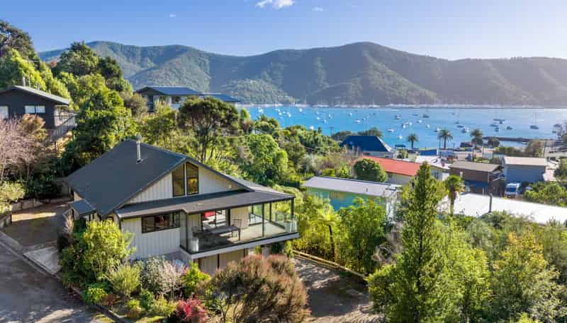 11 Amelia Crescent, Waikawa