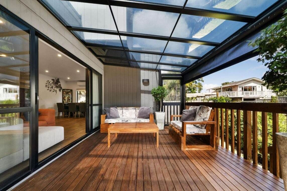 Stunning Premium Modern Family Living in Sunny... - Mehr