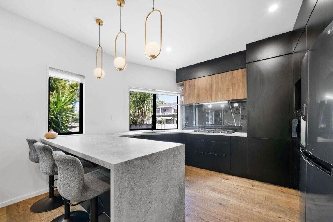 Stunning Premium Modern Family Living in Sunny... - Ansicht 3