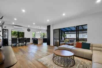 5B Hemsway Place, Sunnyhills