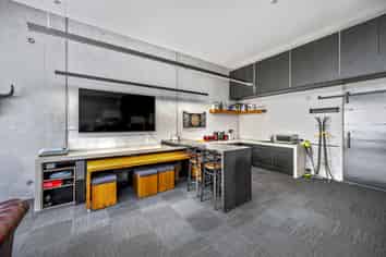 Bite-sized character office
