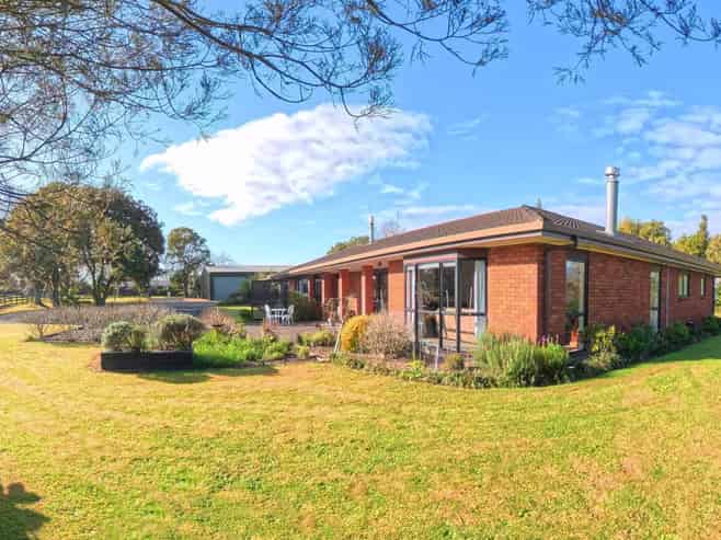 111 Pearson Road, Patumahoe