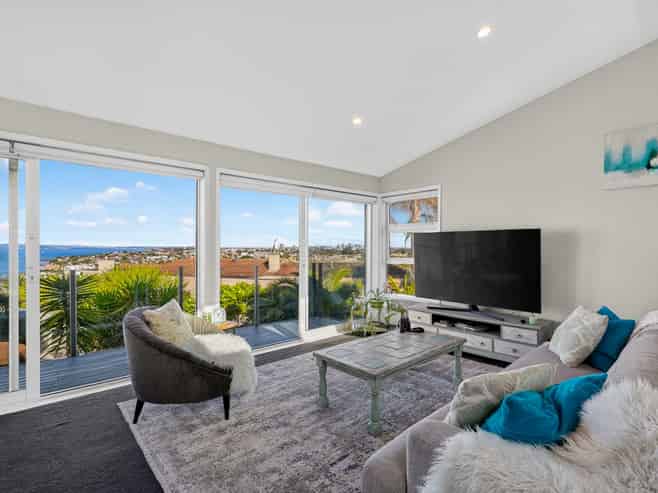 1/64 Seaview Road, Castor Bay