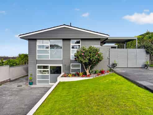 1/64 Seaview Road, Castor Bay