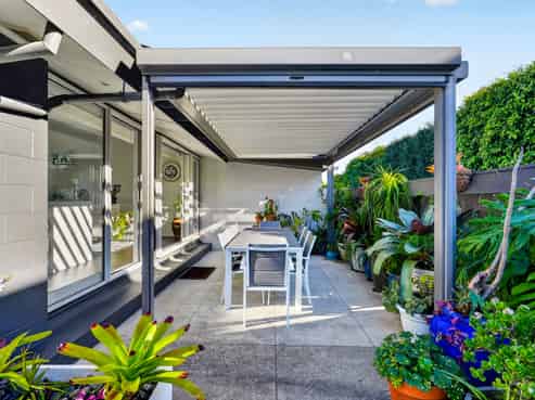 1/64 Seaview Road, Castor Bay
