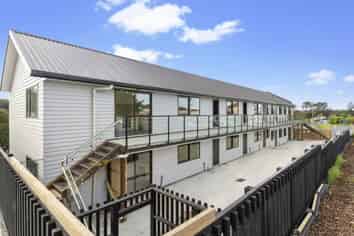 9/2 Blanc Road, Silverdale