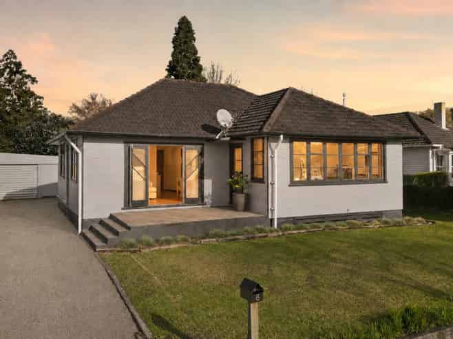 6 Sare Crescent, Fairfield