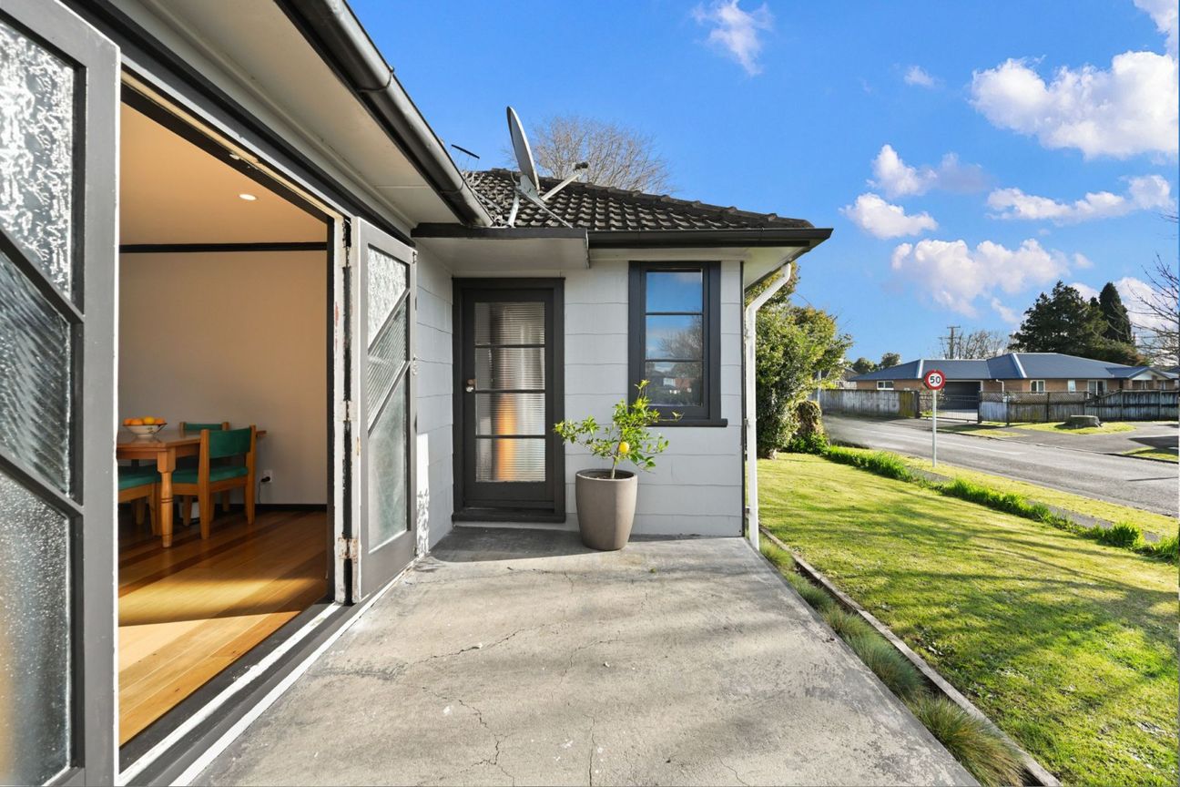Classic | Renovated | Potential for Granny Flat - Aanzicht 3