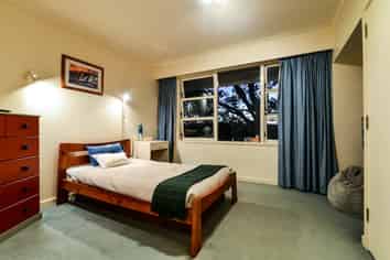 677 River Road, Chartwell