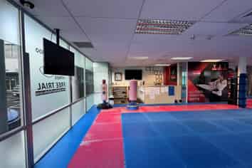 OPEN-PLAN WILLIAM PICKERING DANCE/FITNESS STUDIO
