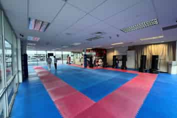 OPEN-PLAN WILLIAM PICKERING DANCE/FITNESS STUDIO
