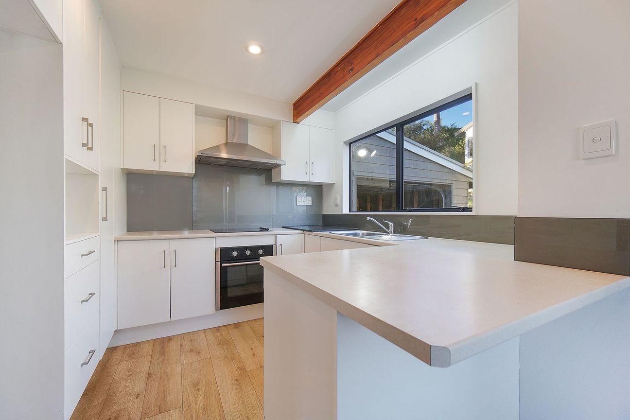Spacious Family Home - Totara Vale - Bild 2