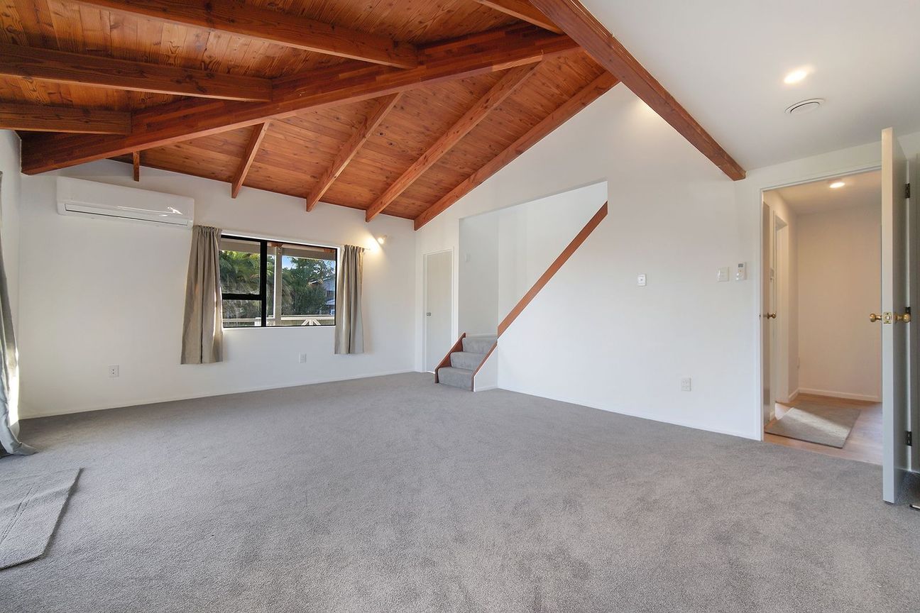 Spacious Family Home - Totara Vale - Bild 3