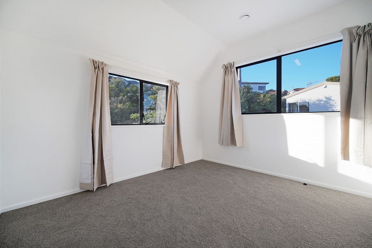 Spacious Family Home - Totara Vale - Fler
