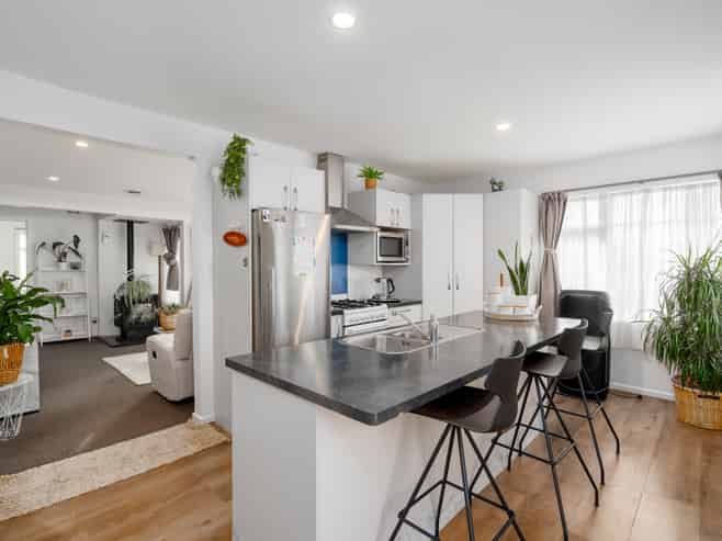 102 Bassett Street, Burwood