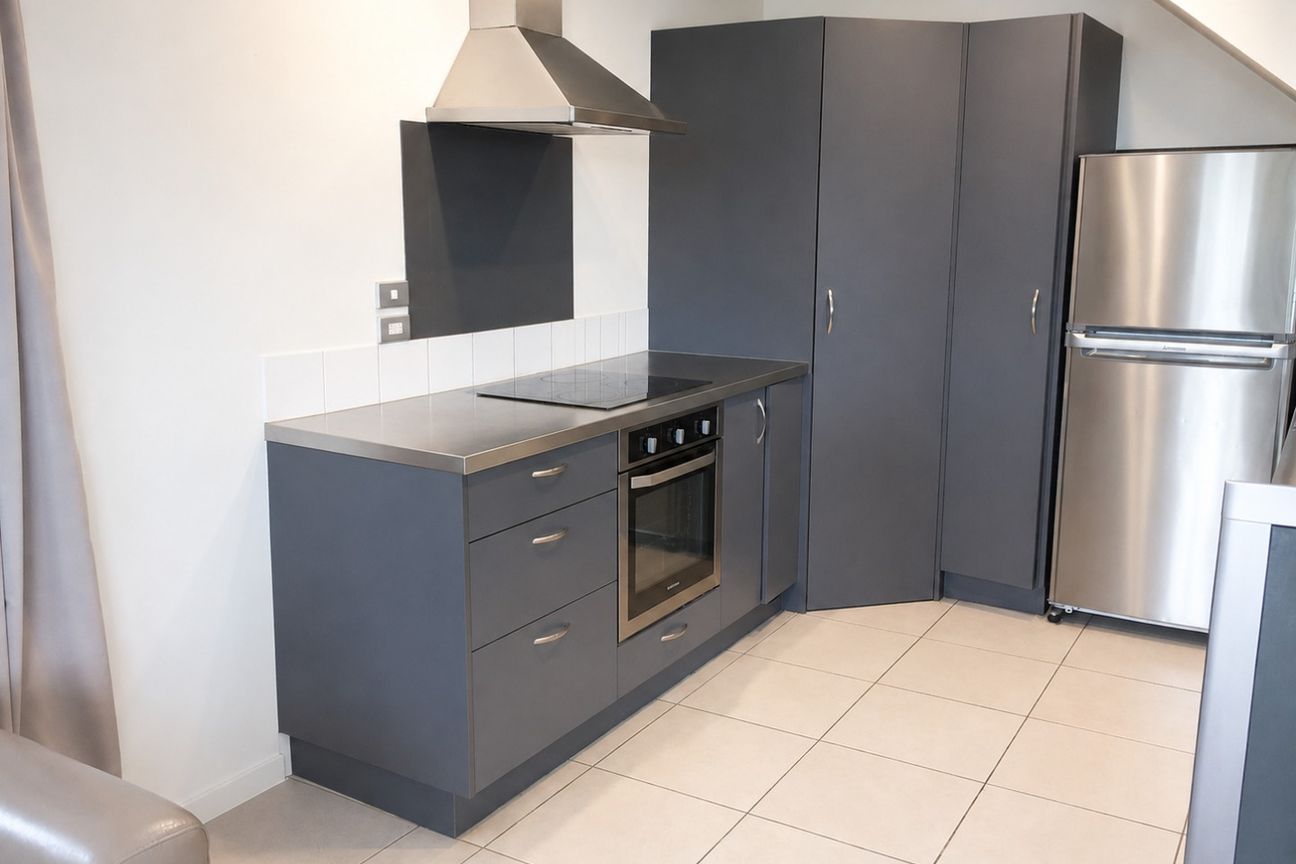 5 Bedroom, 2 Bathroom Townhouse in Top Location! - Bild 2