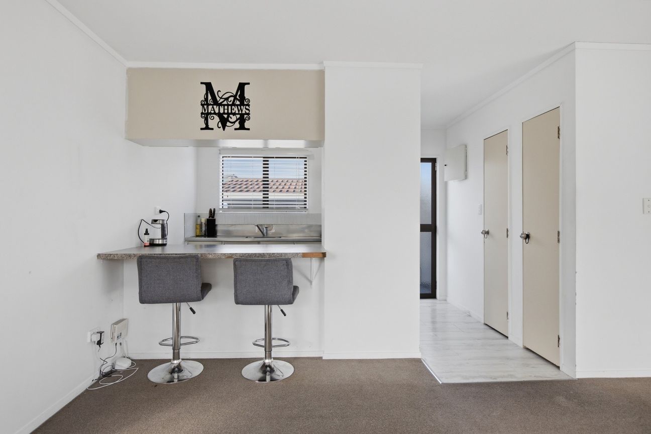 Tidy 2-Bedroom 2 Bathroom Home in a Convenient Location - Bild 2