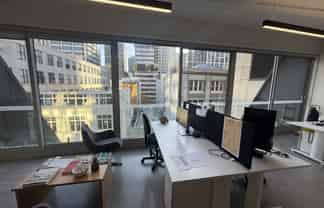 Character office in prime High Street location