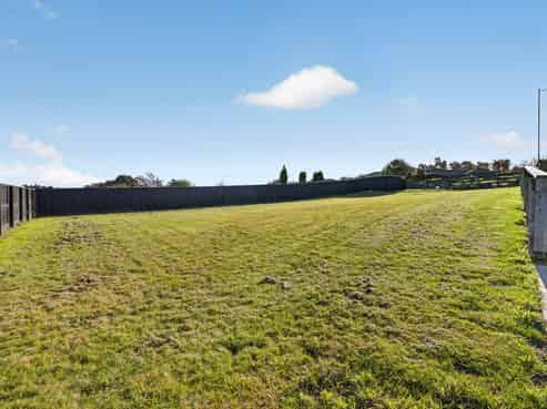 2 Foster Place, Amberley