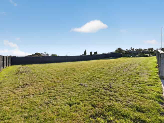 2 Foster Place, Amberley