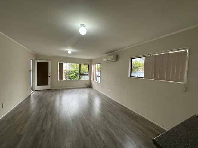 42B Prince Regent Drive, Half Moon Bay