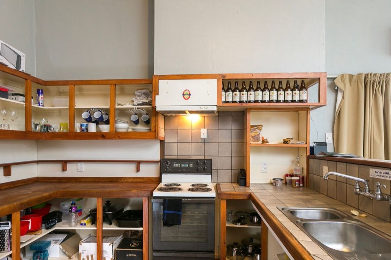 Nelson Mandela flat Cheap on Queen St – pohled 2