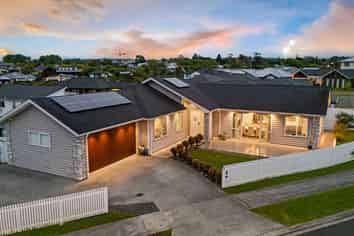 8 Gemscott Crescent, Huapai