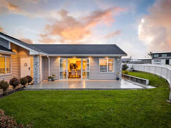 8 Gemscott Crescent, Huapai