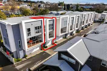2/4 Palmerston Street, Hamilton Central
